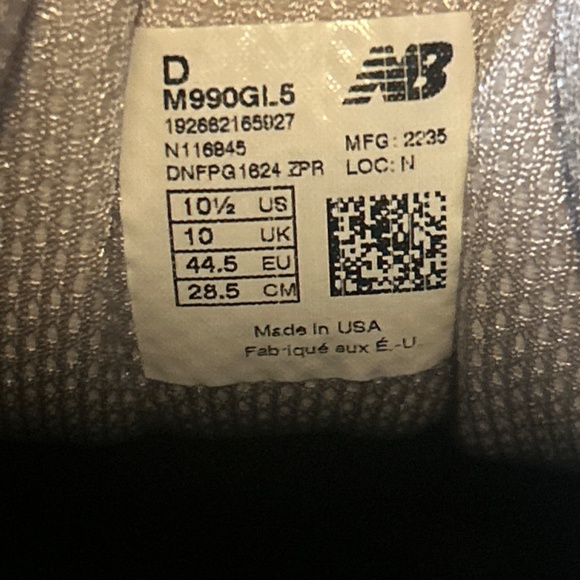 BRAND NEW NEW BALANCE 990 V5 - Picture 13 of 15